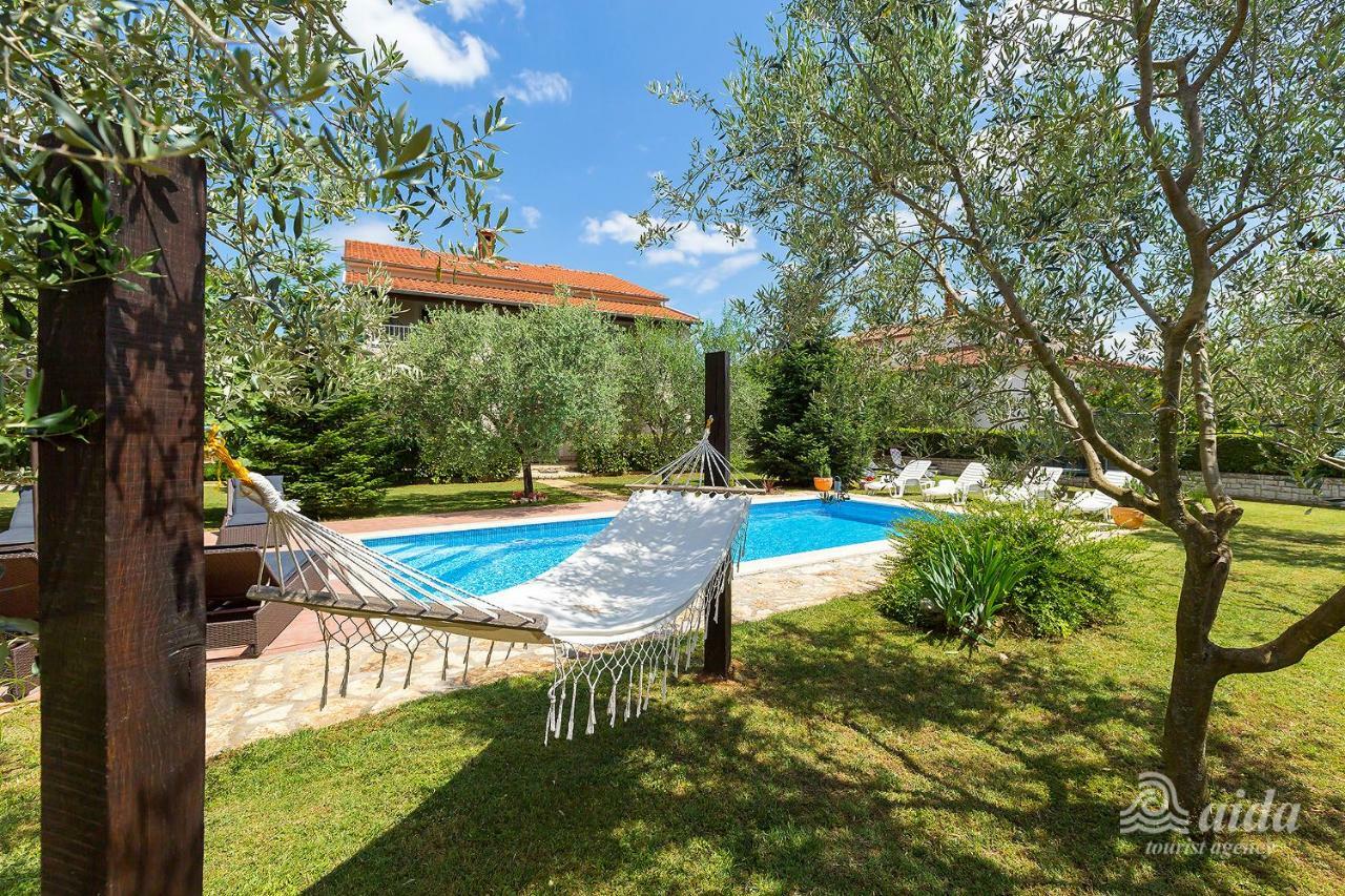 Family Vacation Villa Žbandaj Eksteriør billede