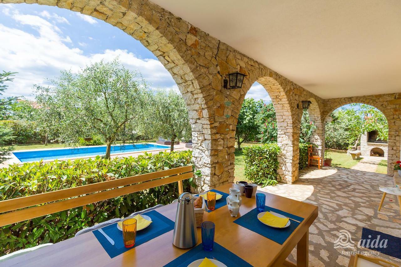 Family Vacation Villa Žbandaj Eksteriør billede