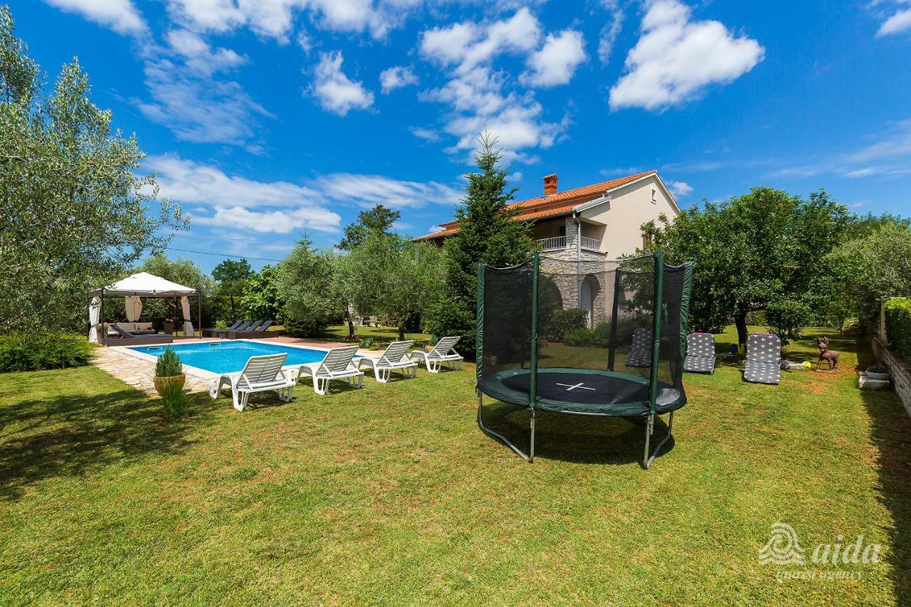 Family Vacation Villa Žbandaj Eksteriør billede
