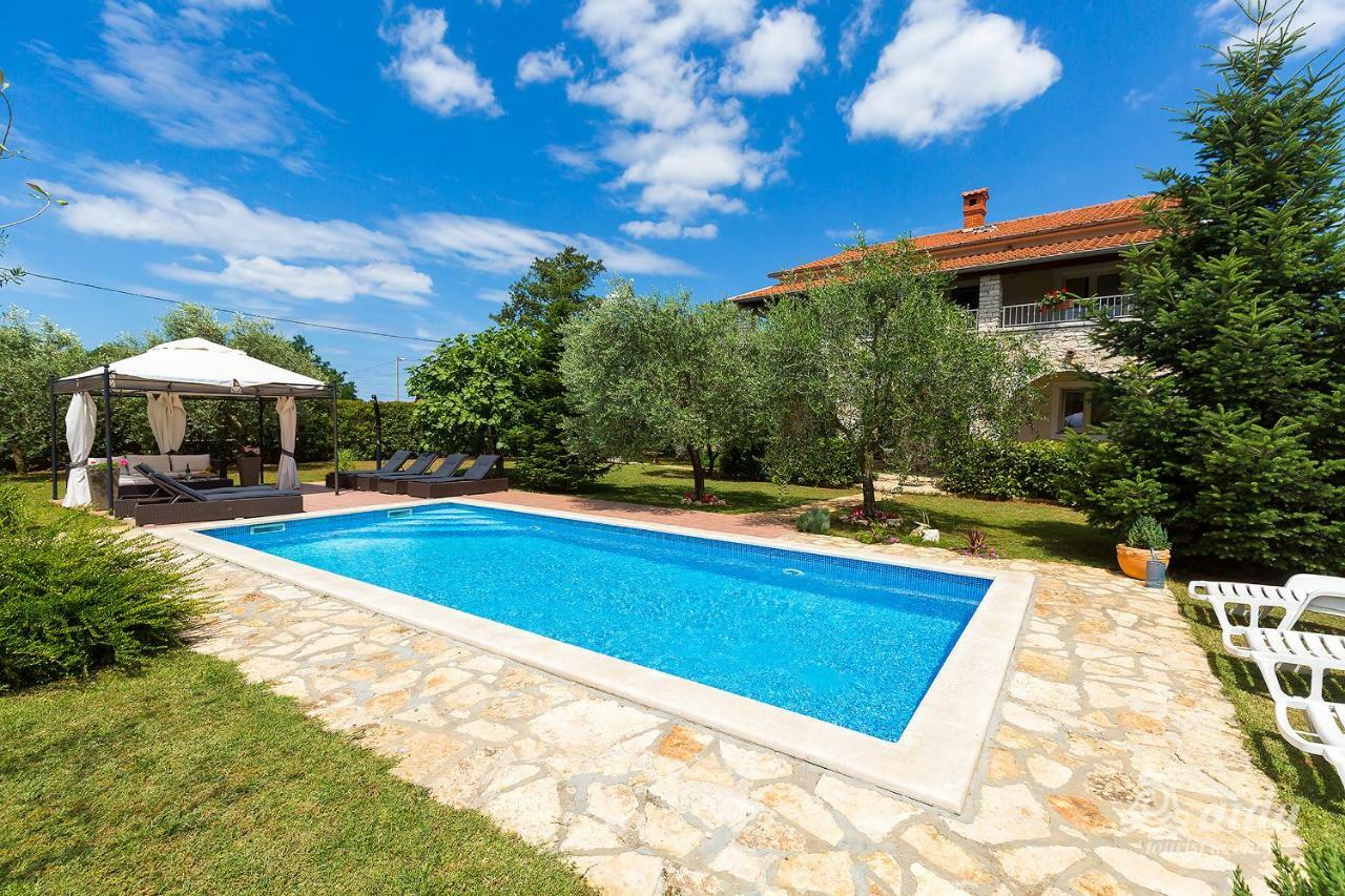 Family Vacation Villa Žbandaj Eksteriør billede