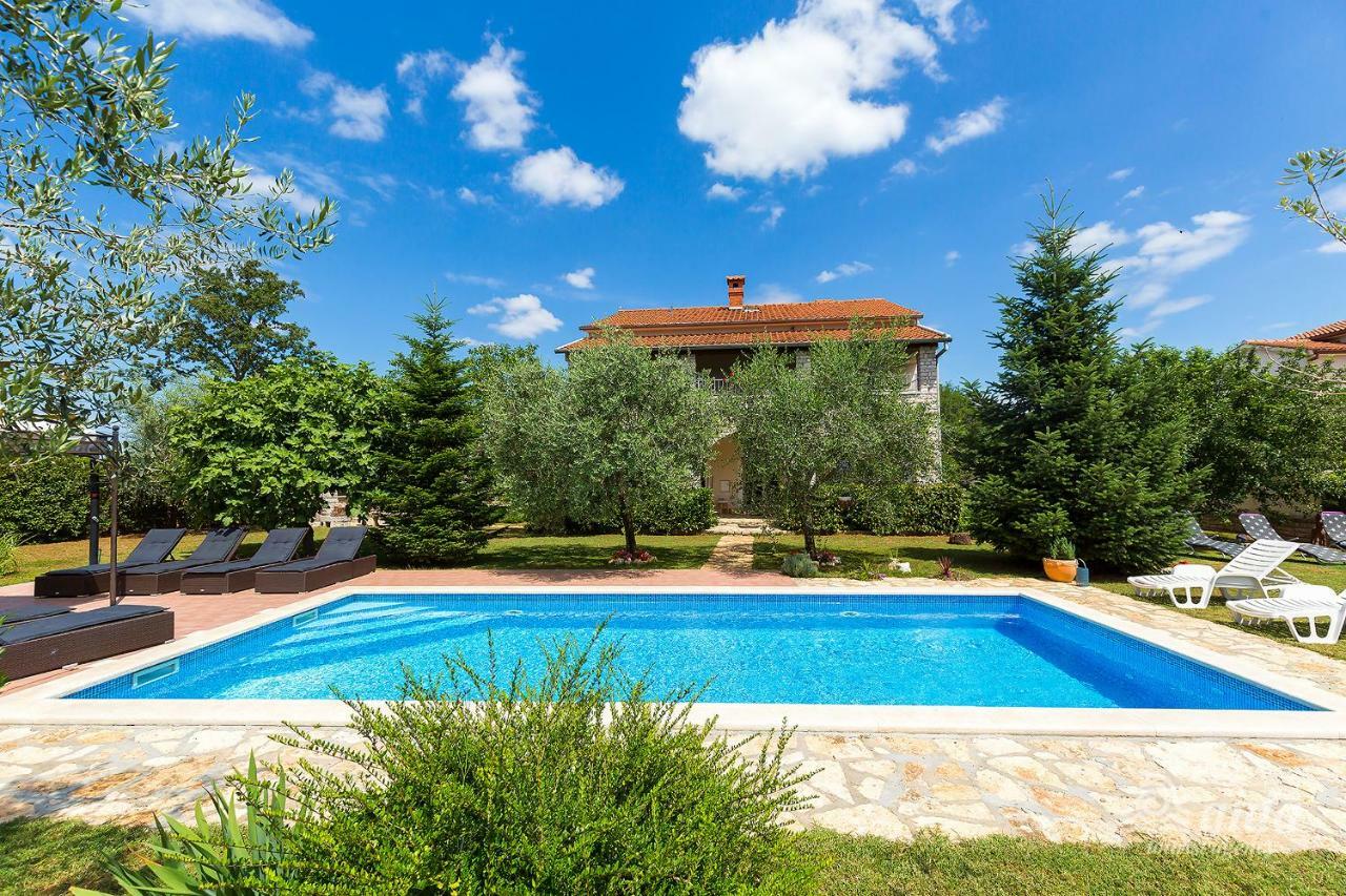 Family Vacation Villa Žbandaj Eksteriør billede