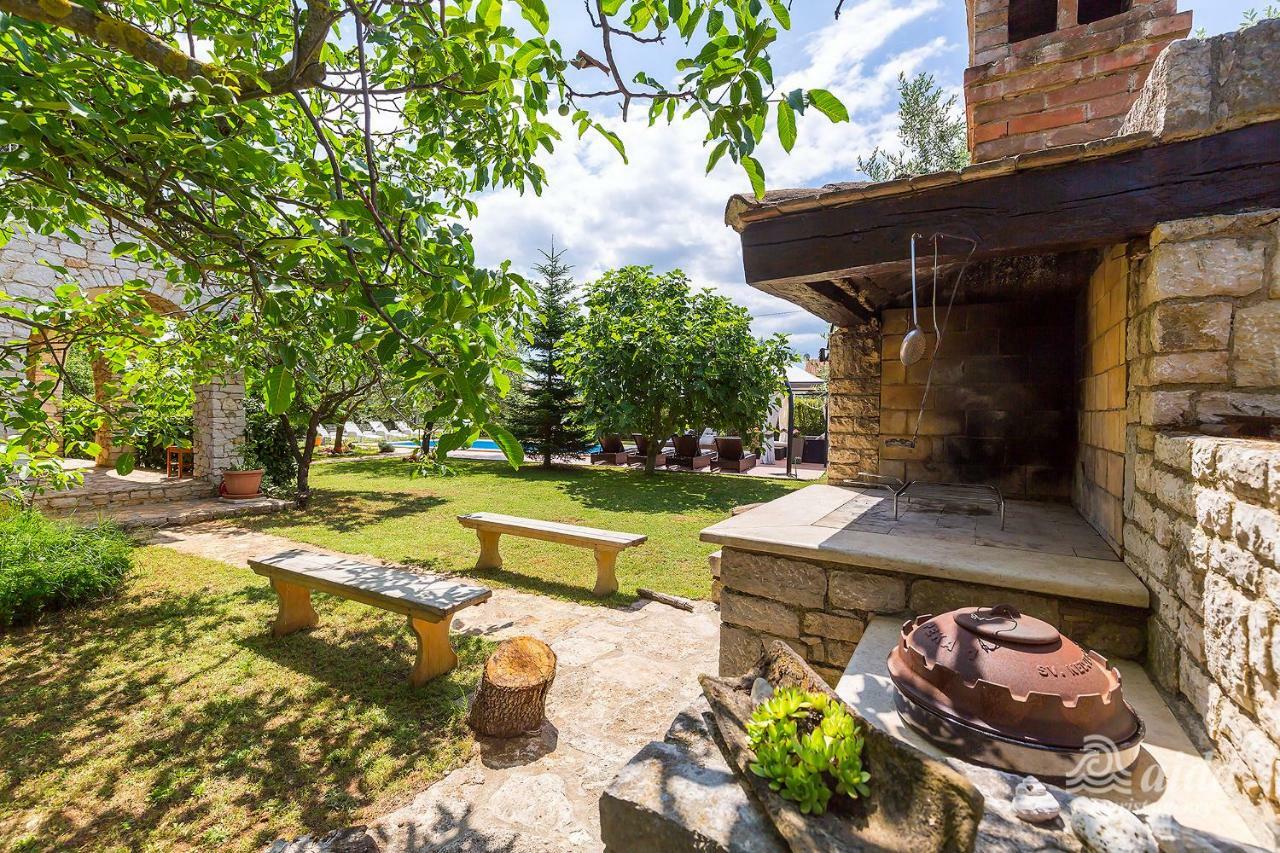 Family Vacation Villa Žbandaj Eksteriør billede